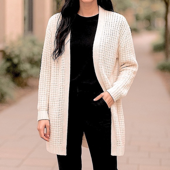 Nicole Miller Sweaters - Nicole Miller White Knit Oversized Long Sleeve Cardigan Sweater Size M